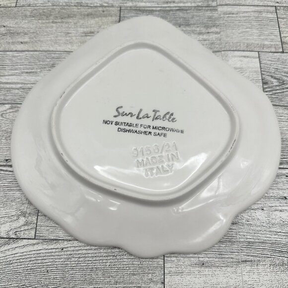 Sur La Table 8.25" Garlic Ceramic Set of 2 Luncheon Plates Made in Italy 9156/21 - Picture 6 of 7